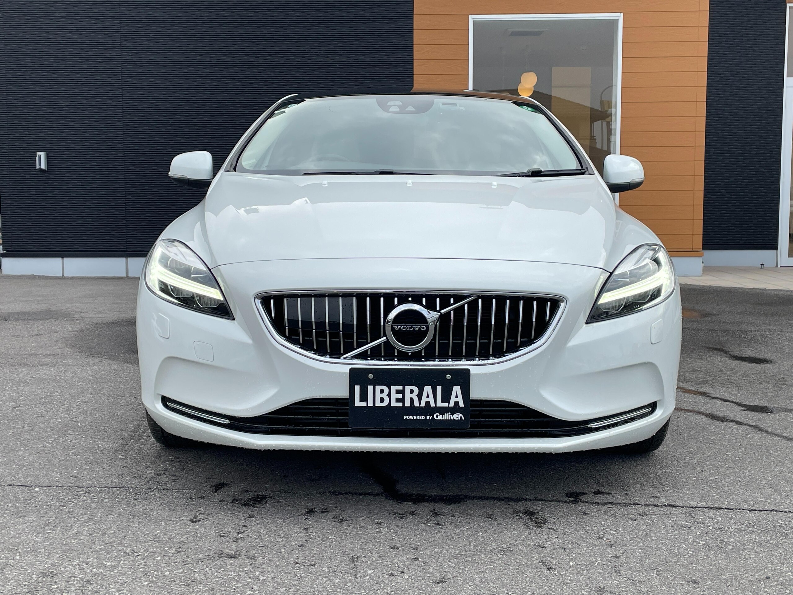 Volvo V40 T3 Classic Edition — photo 9