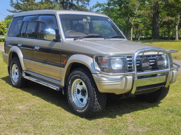 1992 Mitsubishi Pajero — photo 1