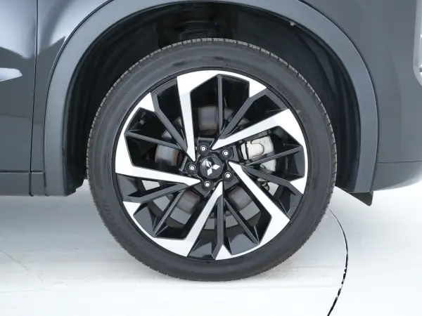 Mitsubishi Outlander PHEV 2.4 P 4WD — photo 9