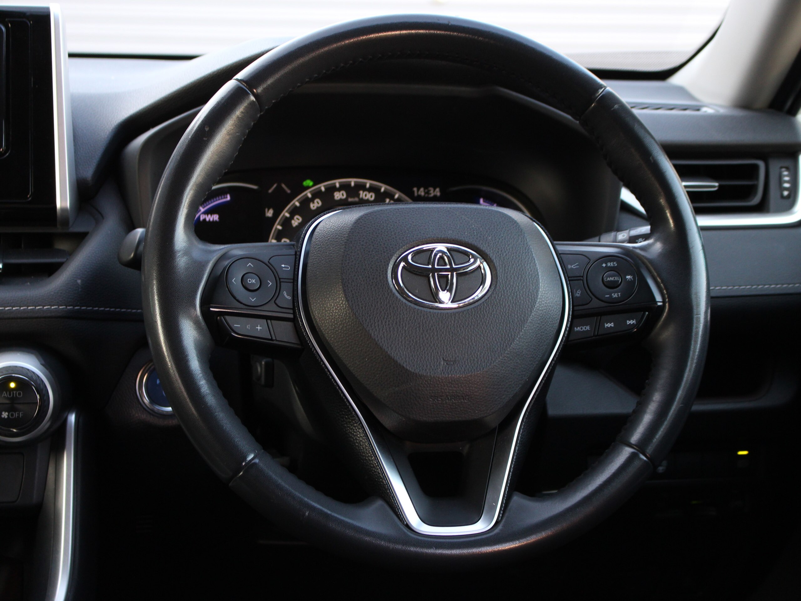 Toyota RAV4 2.5 Hybrid G E-Four 4WD — photo 8