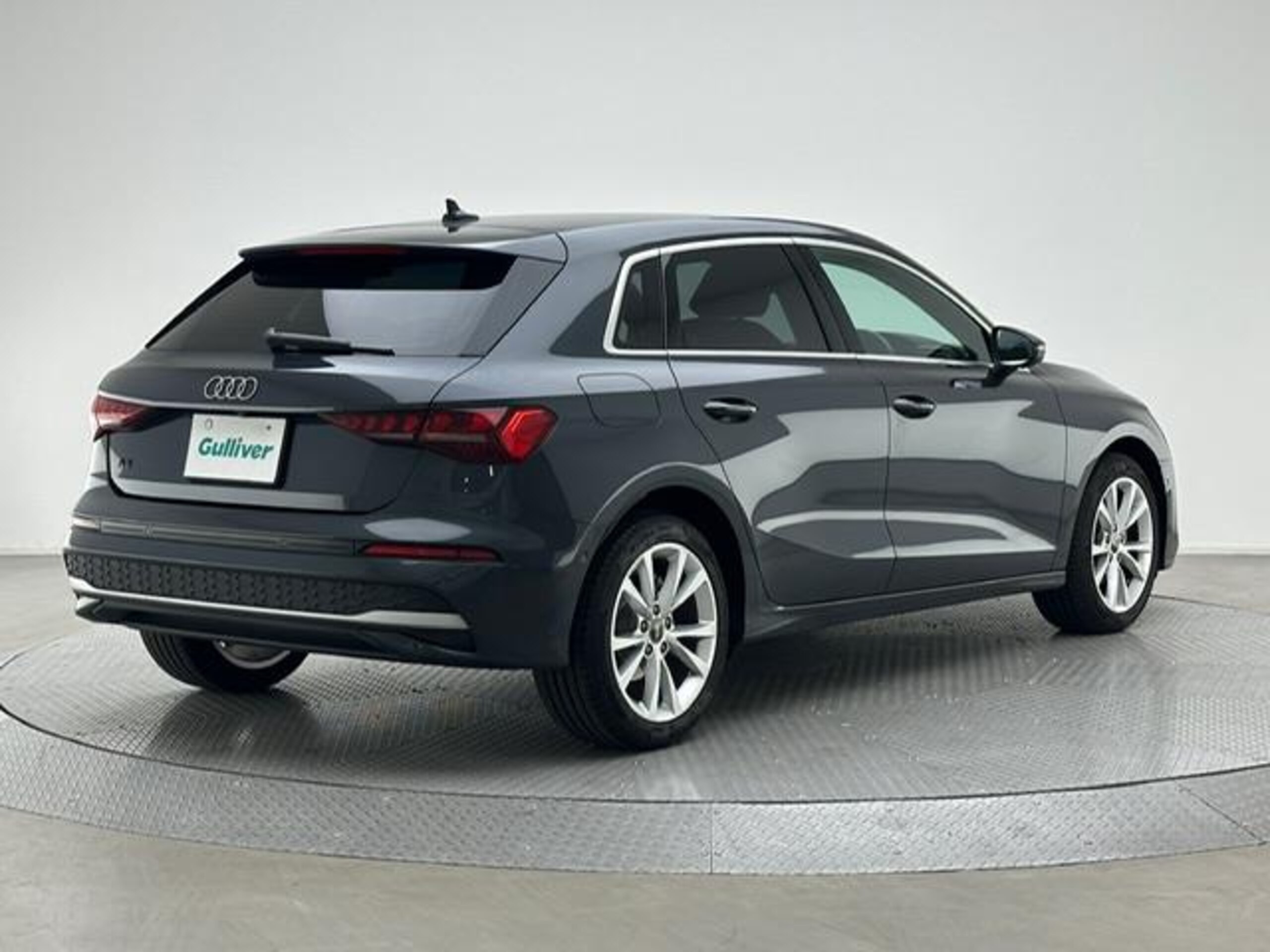 Audi A3 Sportback 30 TFSI Advanced with Factory Nav, Adaptive Cruise, Pre Sense, Parking Assist, Lane Keep Assist (Gray) — photo 9