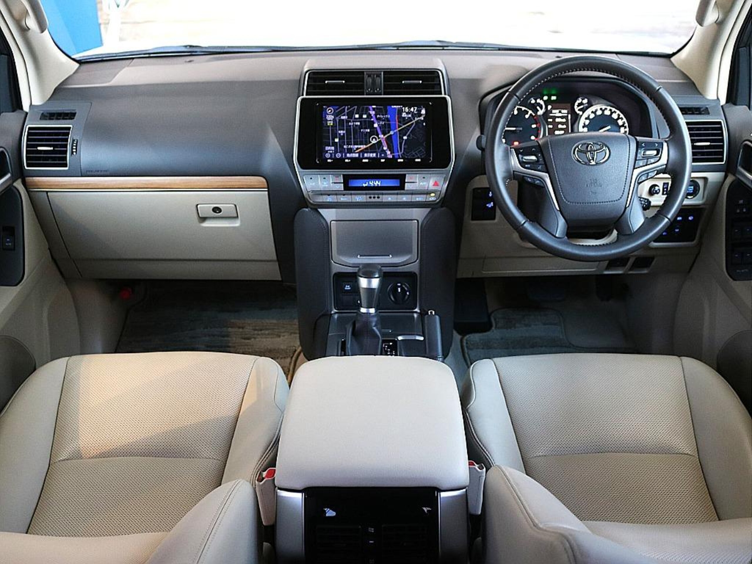 2022 Toyota Land Cruiser Prado — photo 2