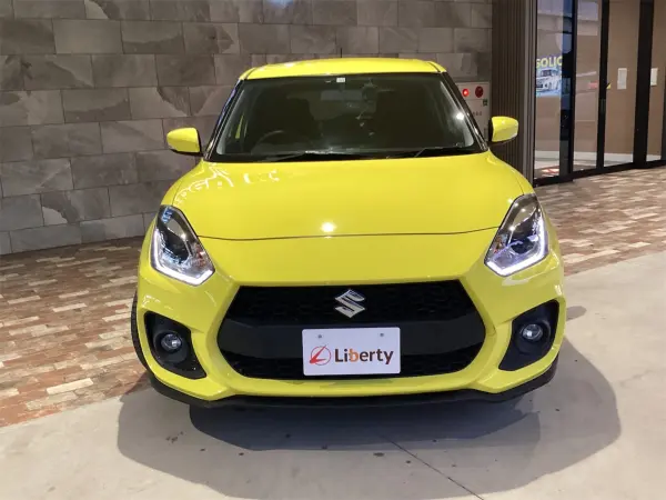 2022 Suzuki Swift — photo 2