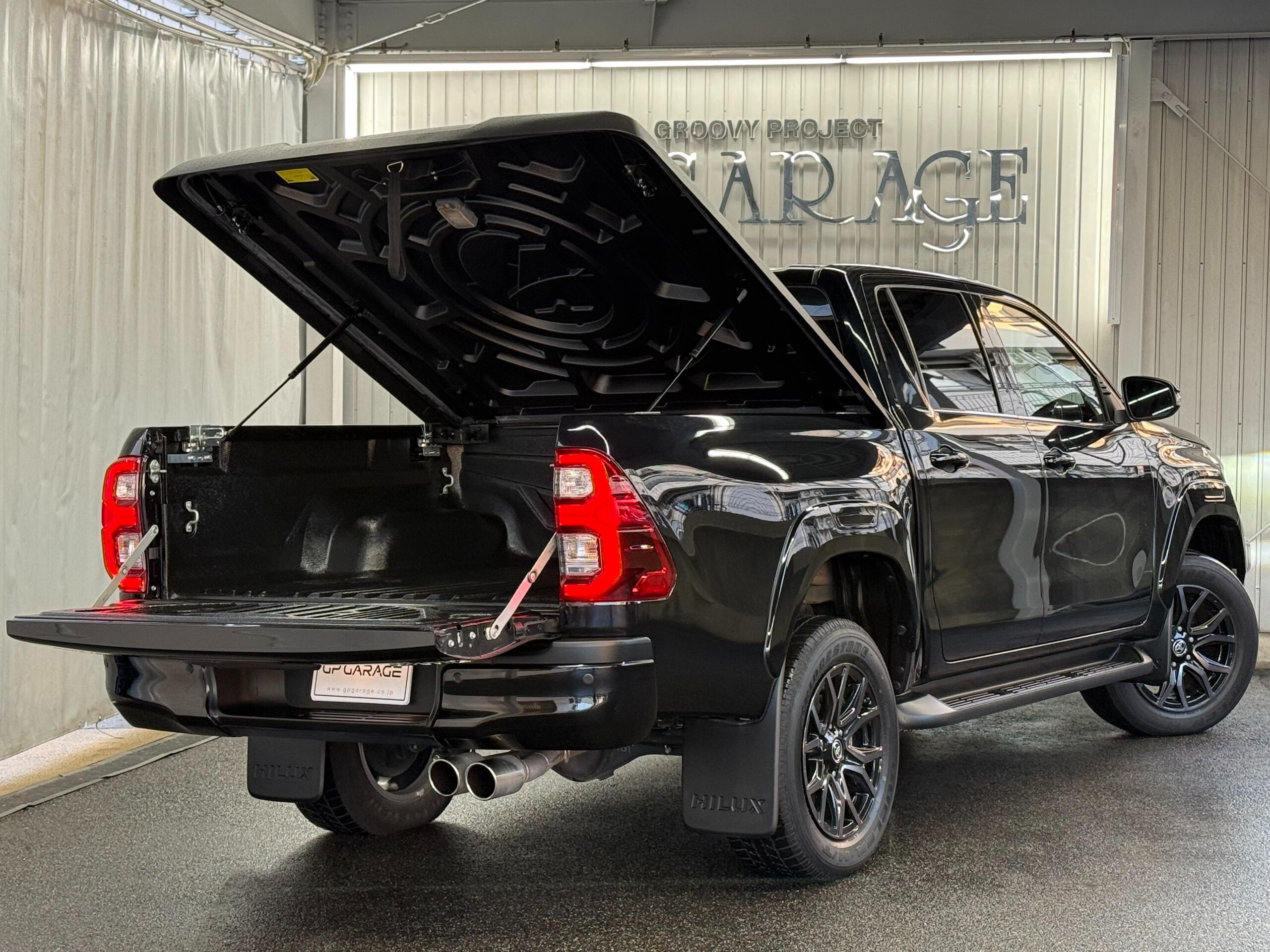 2022 Toyota Hilux — photo 2