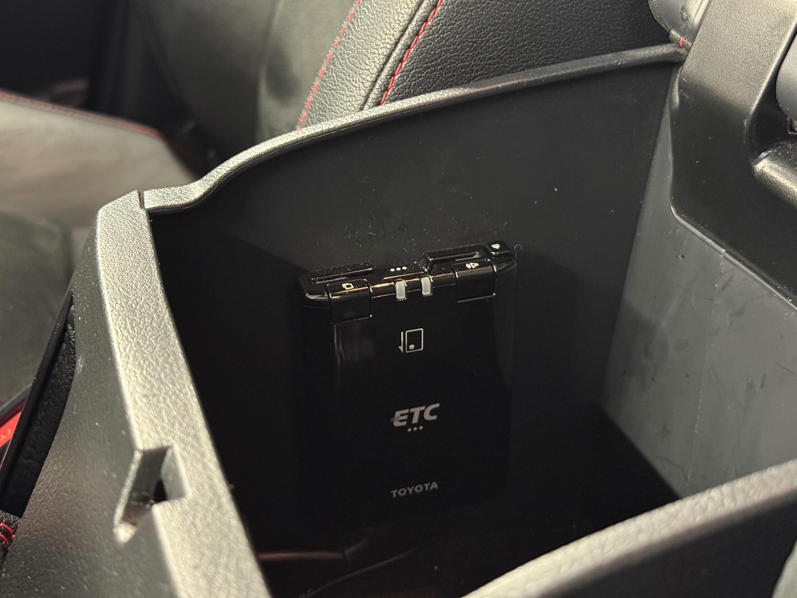 Toyota Hilux 2.4 Z GR Sport Diesel Turbo 4WD — photo 8