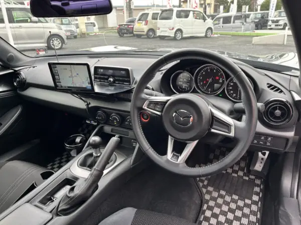 2022 Mazda Roadster — photo 3