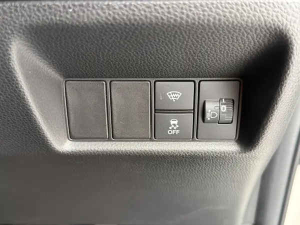 Honda Fit 1.5 e:HEV Basic 4WD Sensing/Brake/Pedestrian & Lane Detection Steering Assist/Lead Start/Traffic Jam Follow/Misstart Prevention/Parking Sensor/Sign Recognition Comfort View Package/Mirror Heater/Front Window Defroster LED Headlight Backup Camera Eclipse Navigation BT Dashcam (Platinum White Pearl) — photo 8