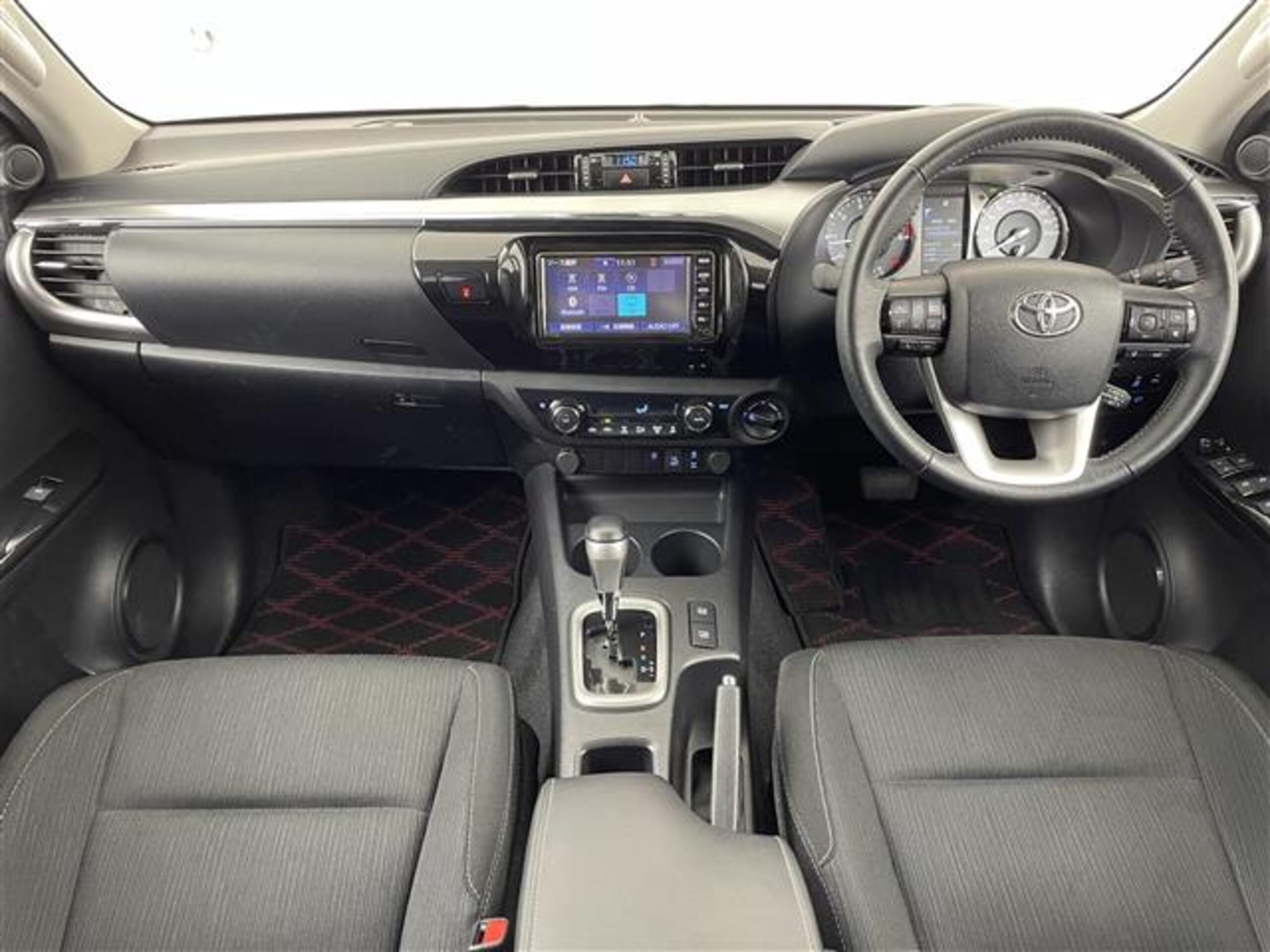 2021 Toyota Hilux — photo 2