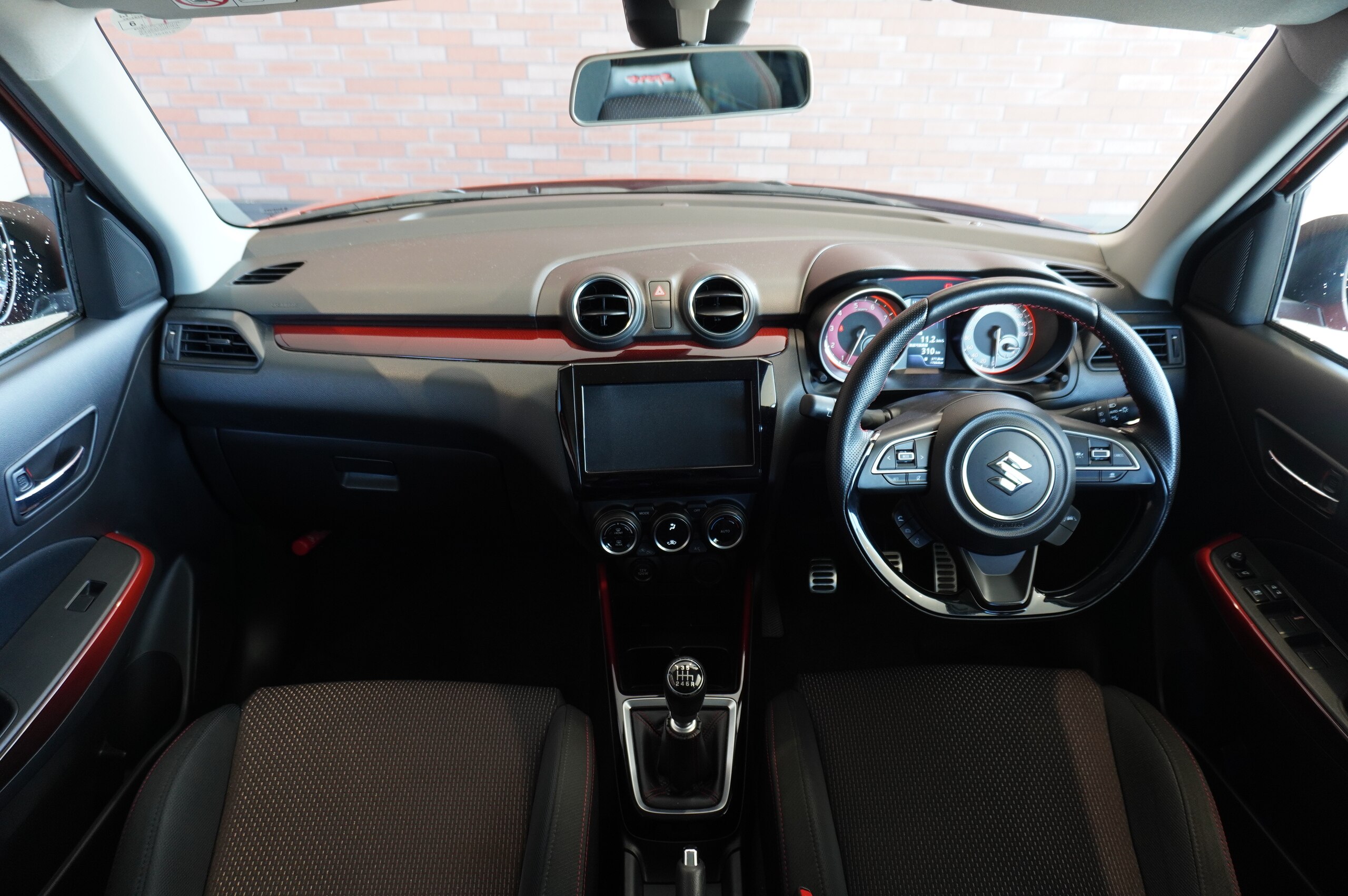 Suzuki Swift Sport 1.4 6MT Turbo — photo 8