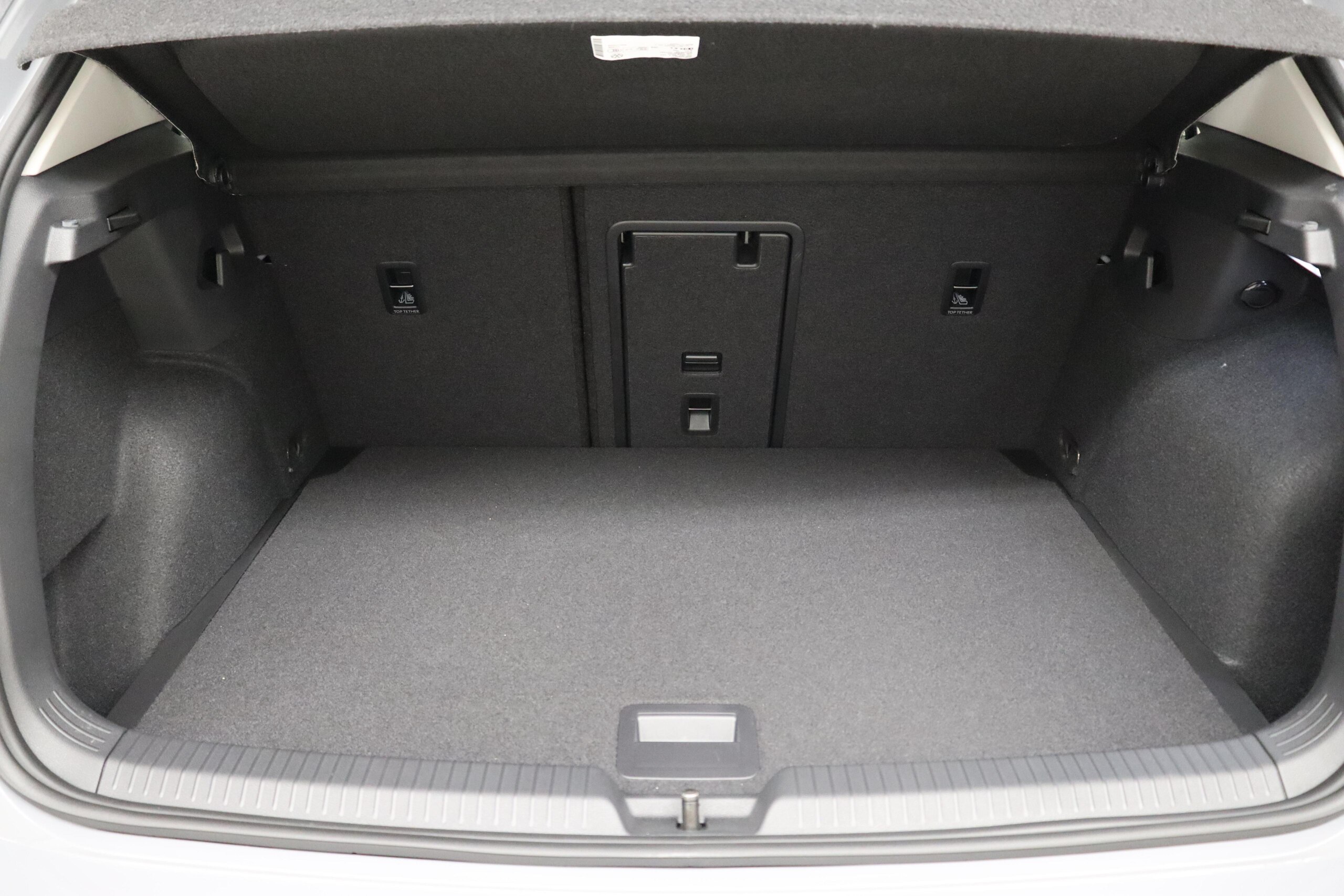 Volkswagen Golf eTSI Style — photo 8