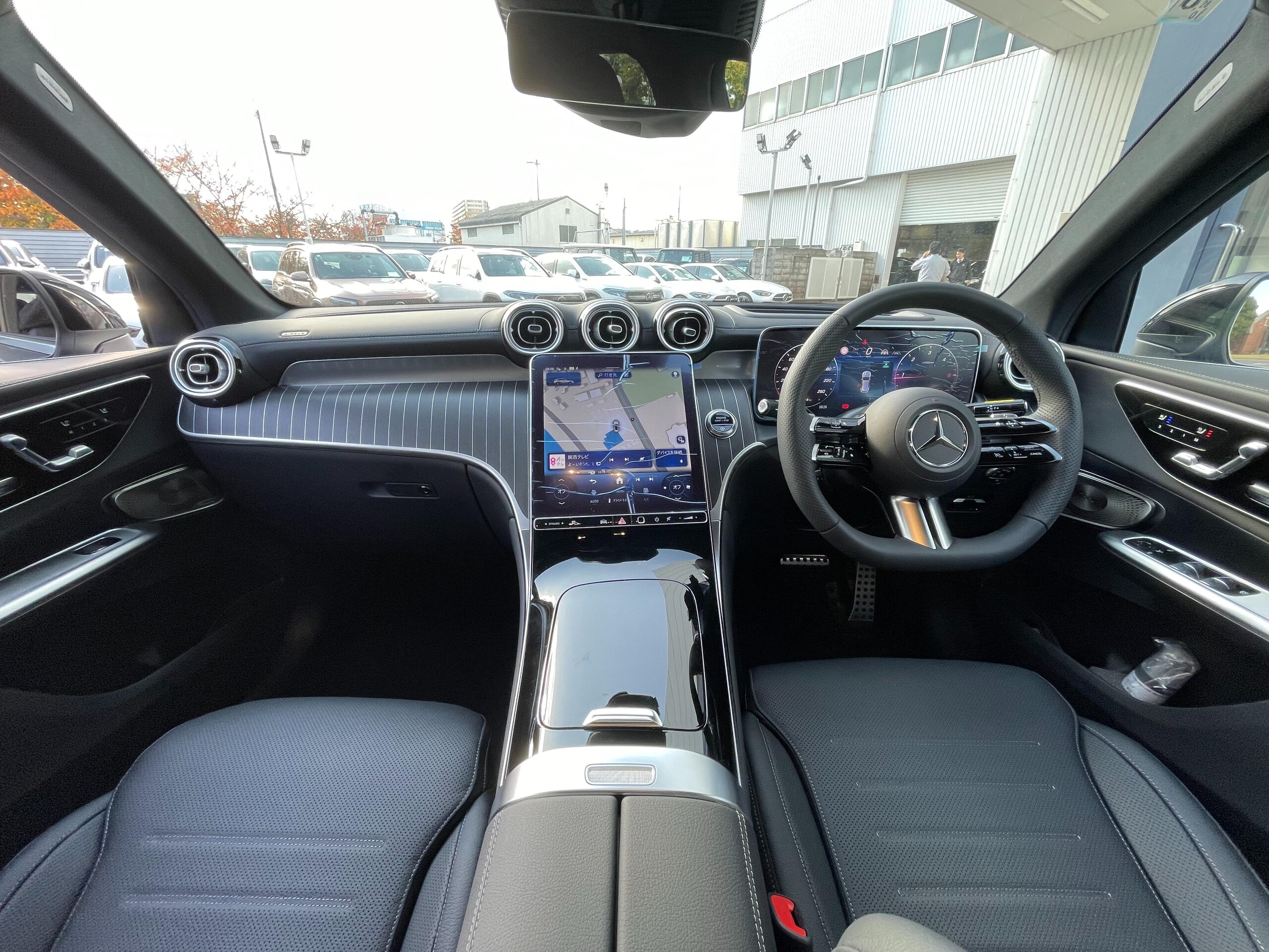 2025 Mercedes-benz Glc — photo 2