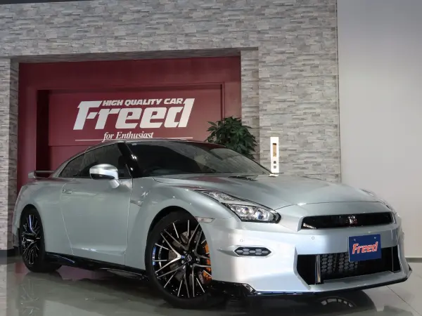 2023 Nissan Gt-r — photo 3