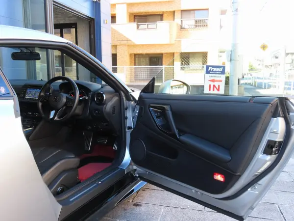 Nissan GT-R 3.8 Pure Edition 4WD MY24 NISMO Sport Resistor One Owner Front Semi-Aniline Leather Seats Seat Heaters Privacy Glass Side & Curtain Airbags Genuine Floor Mats Premium Genuine Front/Rear Drive Recorder Rays 20-inch AW Genuine Navigation (Ultimate Metal Silver 4 Coat M) — photo 8