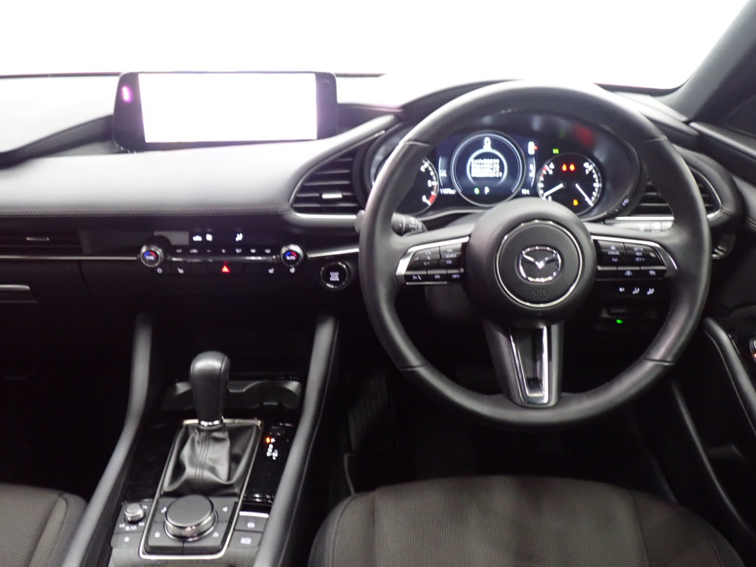 Mazda MAZDA3 Fastback 1.8 XD Touring Diesel Turbo — photo 9