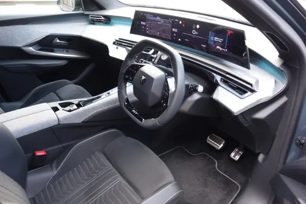 Peugeot 3008 GT Alcantara Package Hybrid — photo 7