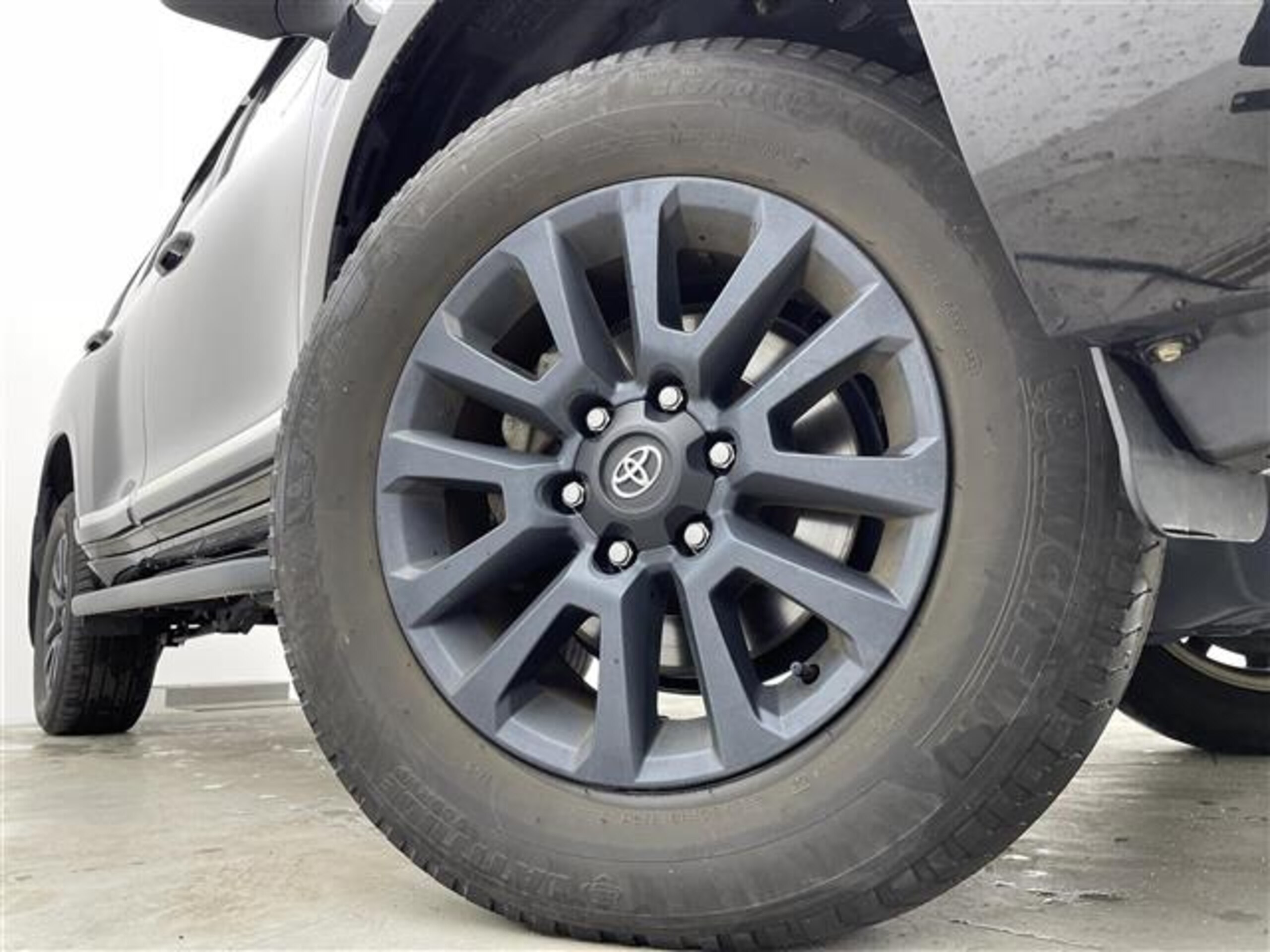 Toyota Land Cruiser Prado 2.8 TX L Package Matte Black Edition Diesel Turbo 4WD — photo 9