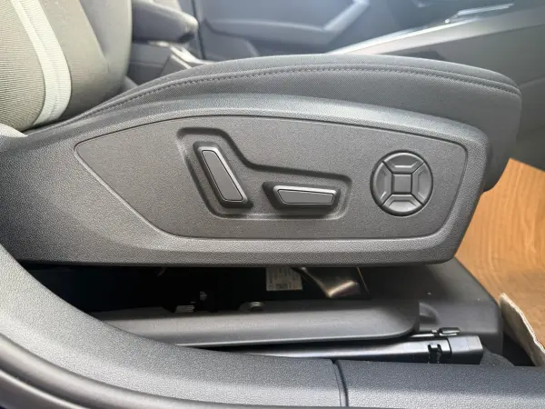 Audi A3 Sportback 30 TFSI Advanced — photo 8