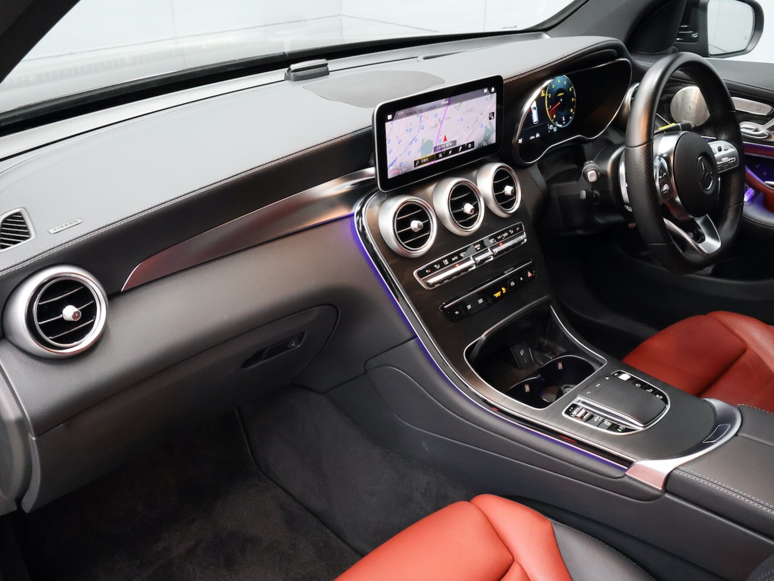 Mercedes-Benz GLC300 4MATIC AMG Line 4WD — photo 7