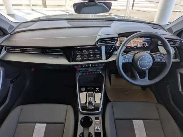 Audi A3 Sportback 30 TFSI Advanced — photo 7