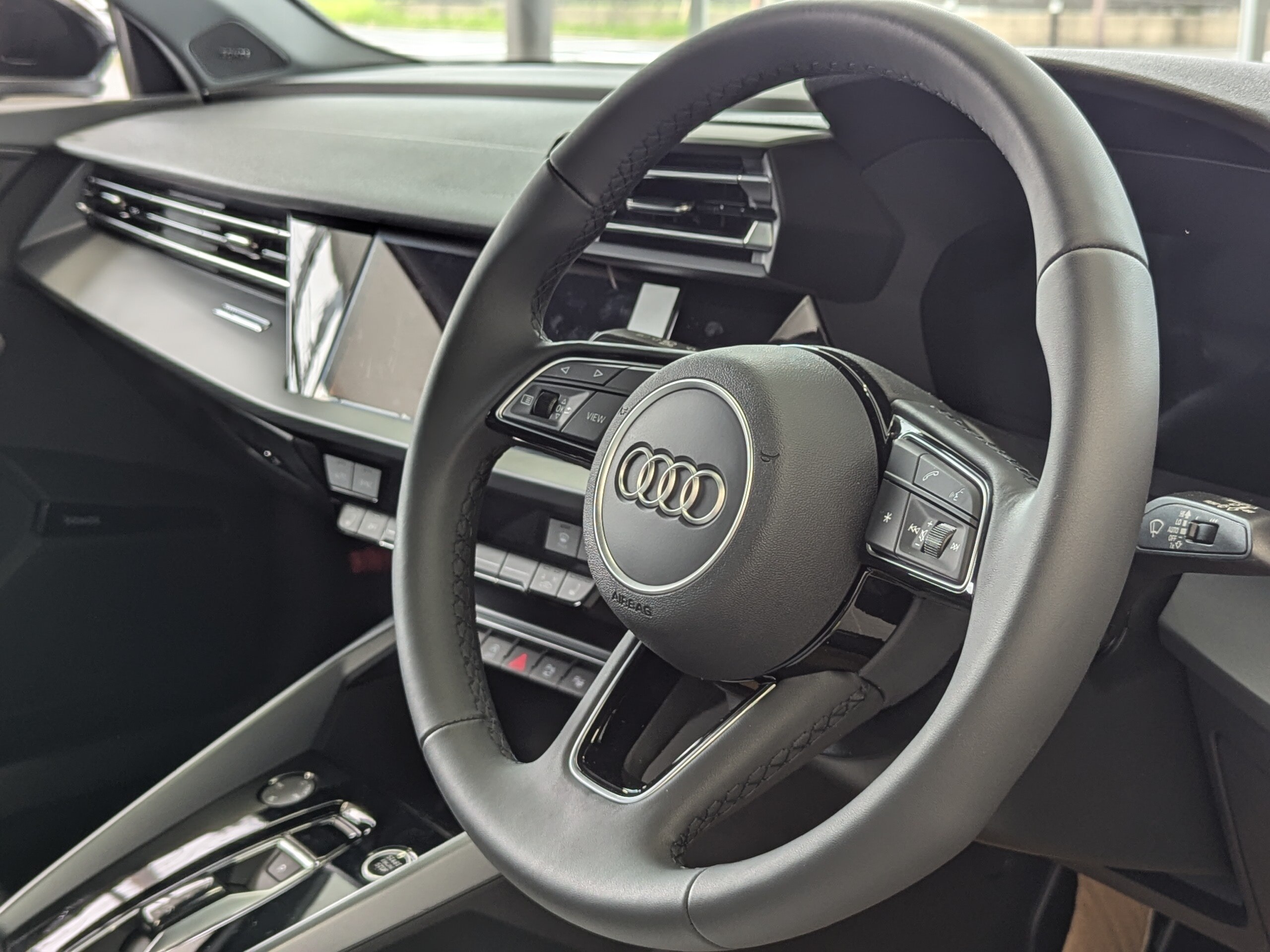 Audi A3 Sportback 30 TFSI Advanced — photo 8