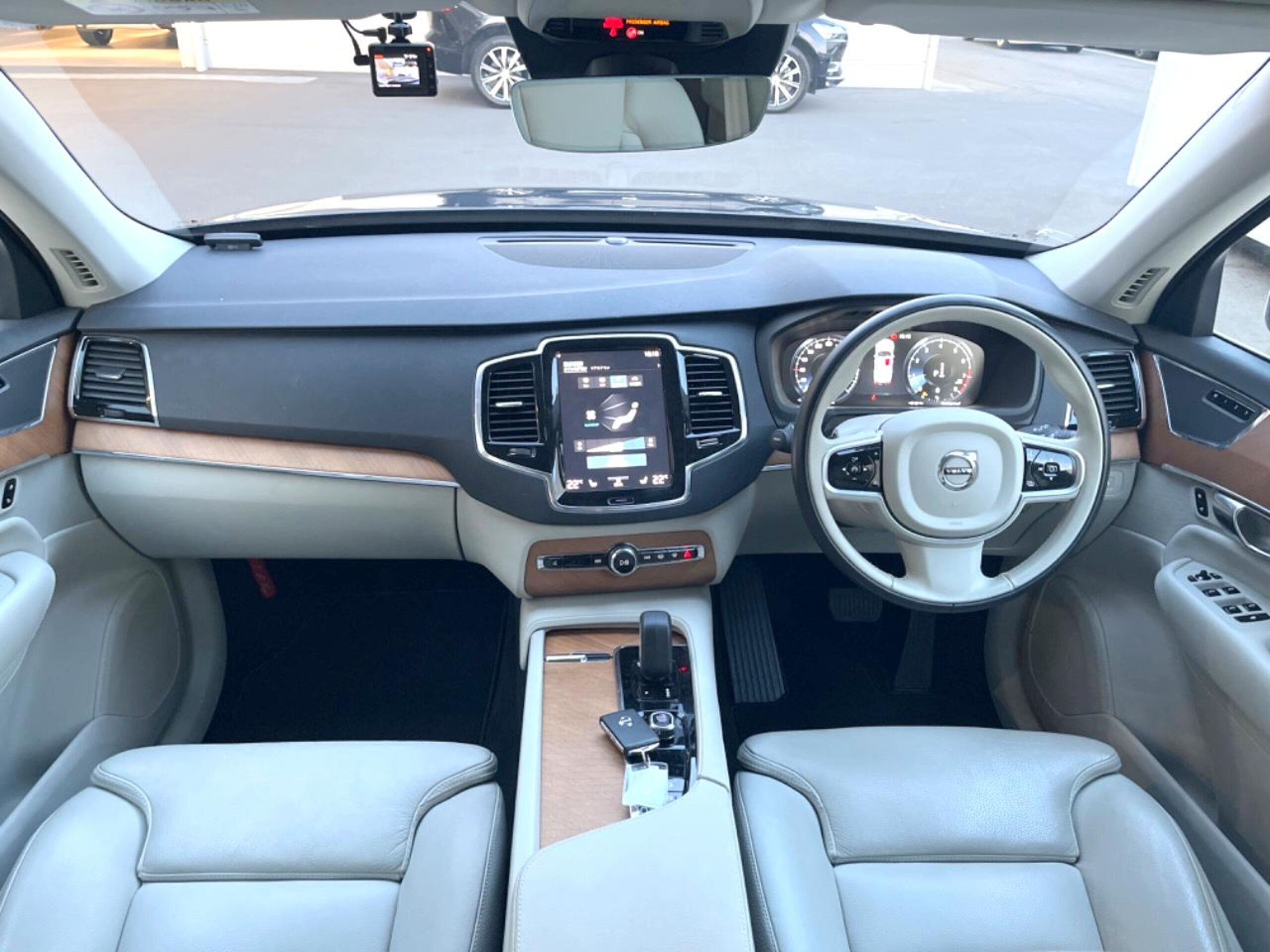 2021 Volvo Xc90 — photo 2