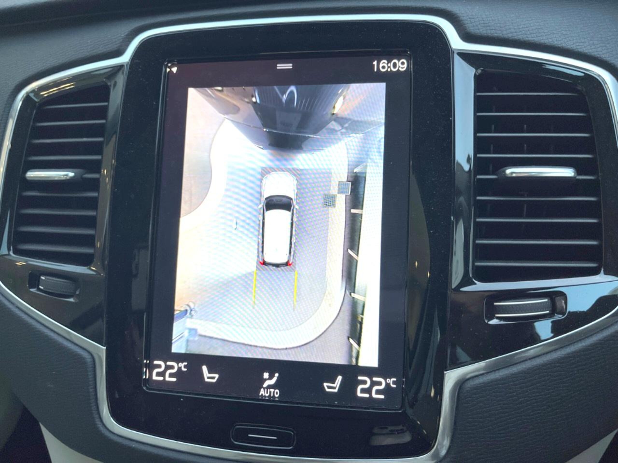 Volvo XC90 B5 AWD Momentum 4WD Certified Used Car — photo 8