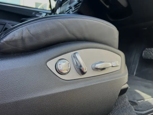 Porsche Macan PDK 4WD Leather Package Lane Change Assist Ventilated Seats Front/Rear Seat Heaters PDLS+ LED Headlights Adaptive Cruise Surround View LKA Power Tailgate (White) — photo 9