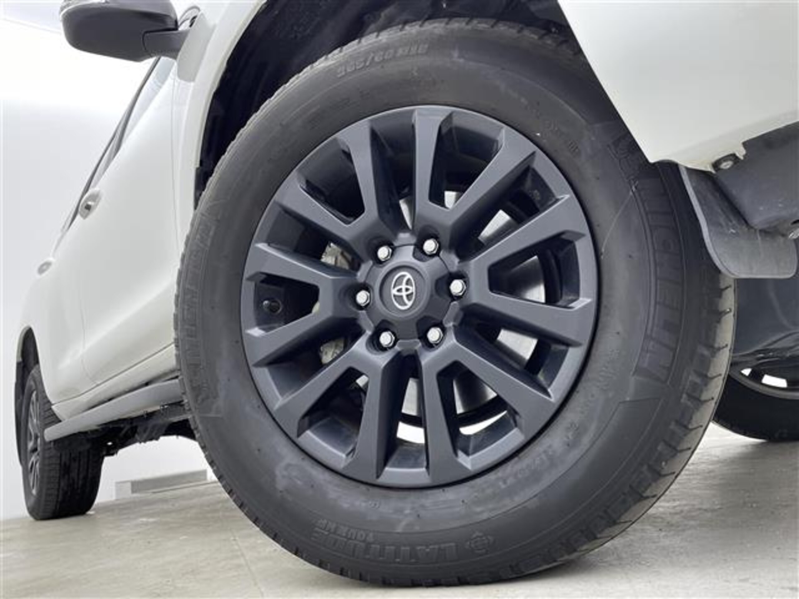 Toyota Land Cruiser Prado 2.8 TX L Package Matte Black Edition Diesel Turbo 4WD — photo 8