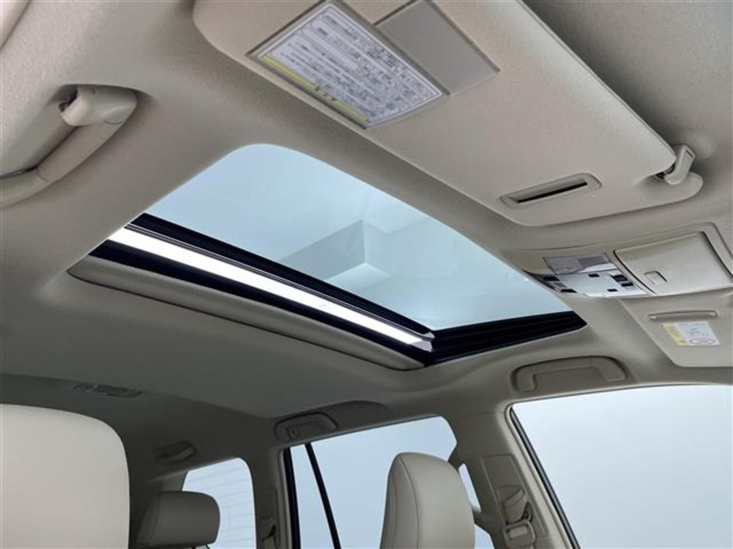 2023 Toyota Land Cruiser Prado — photo 3