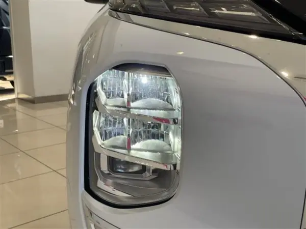 Mitsubishi Outlander PHEV 2.4 P 4WD — photo 9