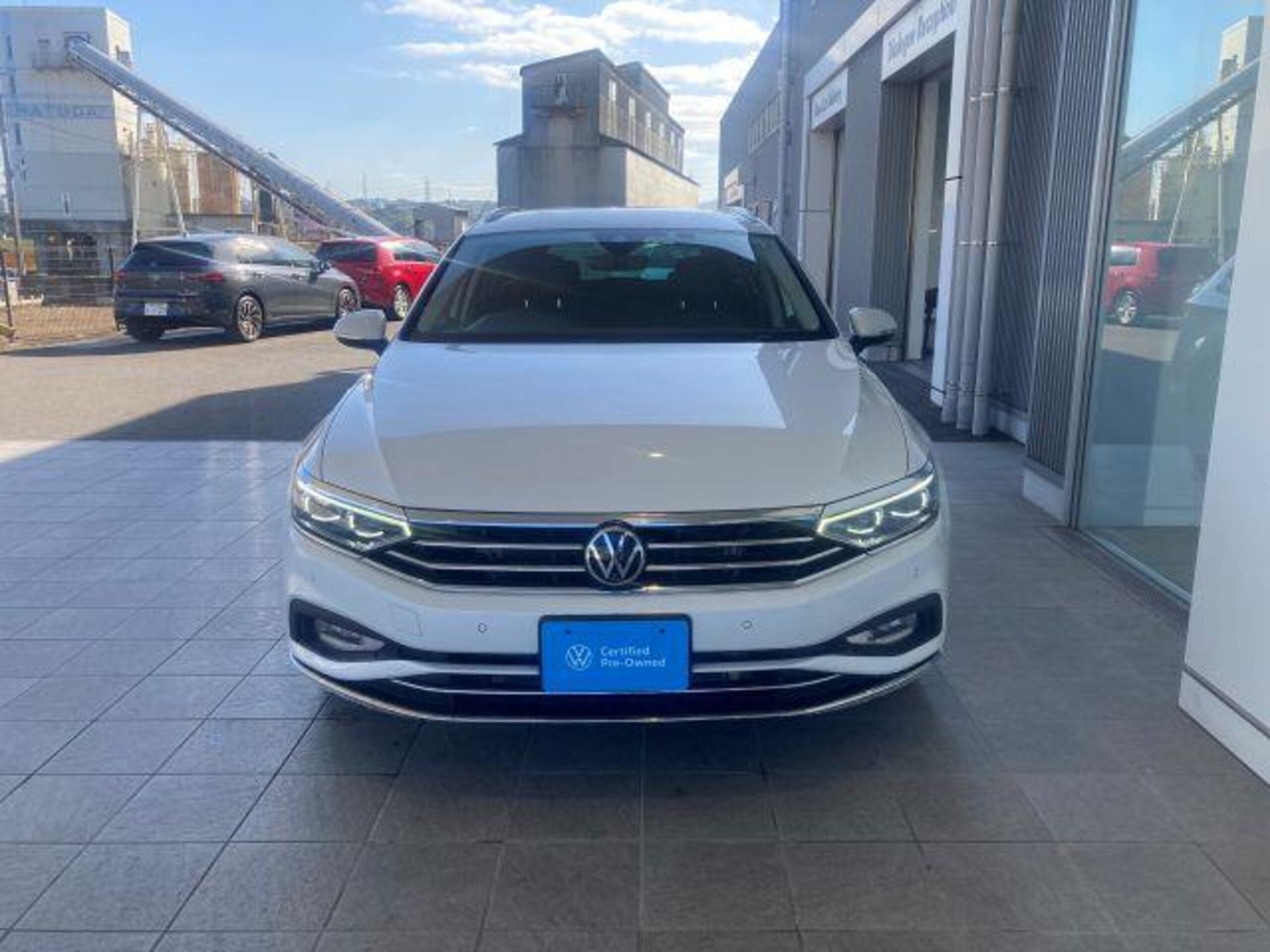 2022 Volkswagen Passat — photo 2