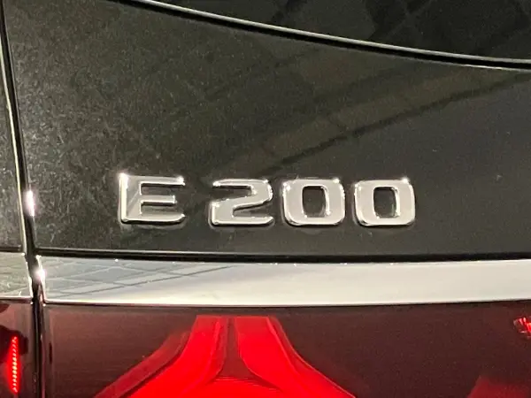 Mercedes-Benz E-Class Wagon E200 Avantgarde AMG Line Package (ISG Equipped Model) MP202401 Digital Interior Package (Obsidian Black) — photo 7