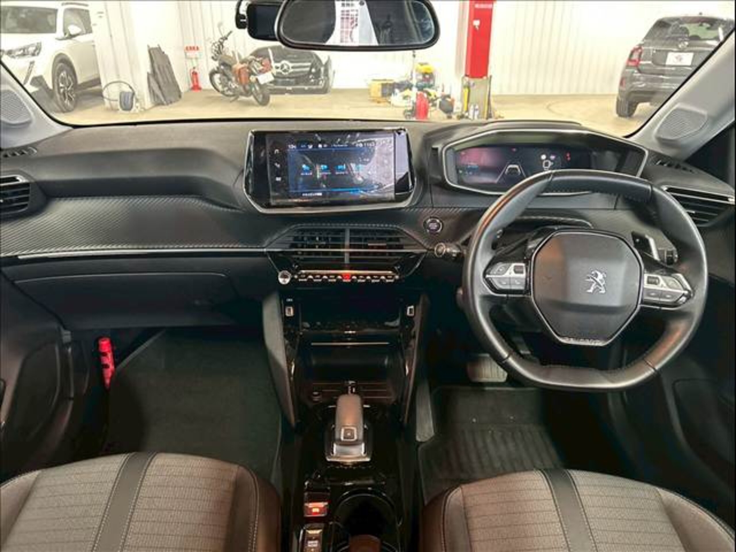 2020 Peugeot 208 — photo 2