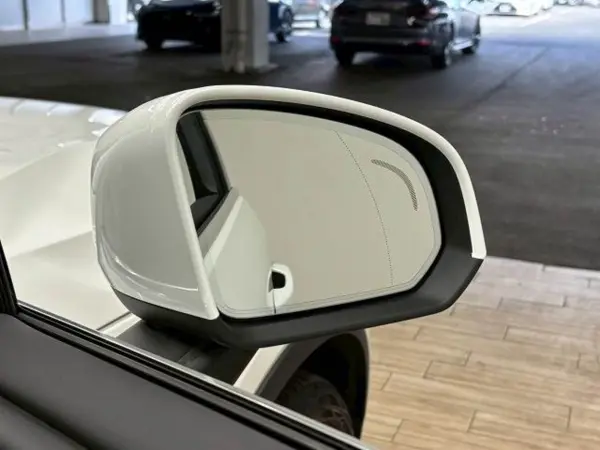 2022 Volvo Xc40 — photo 8 | Tuminion Kenya