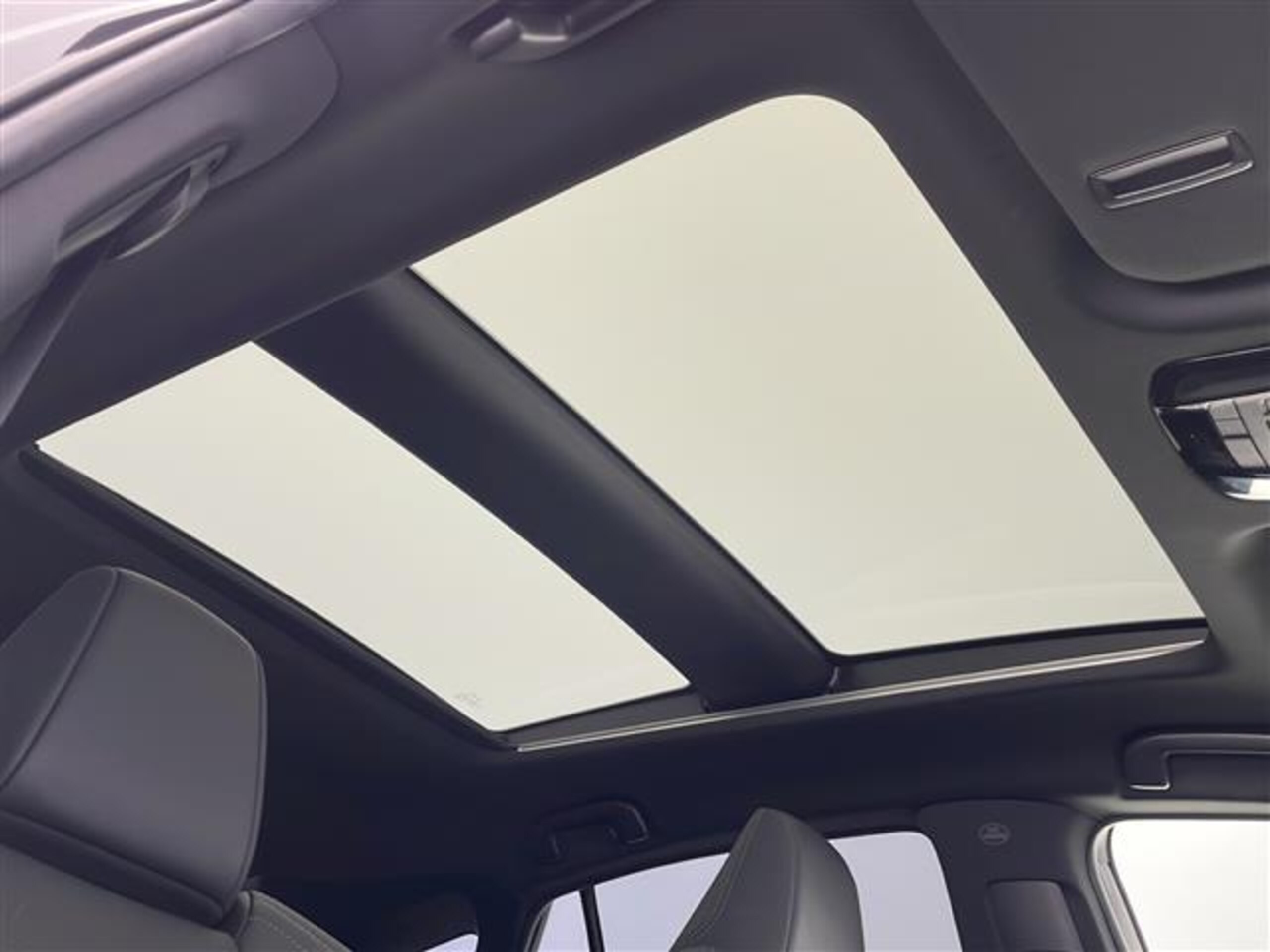 Toyota Harrier 2.5 Hybrid E-Four Z Leather Package 4WD — photo 7