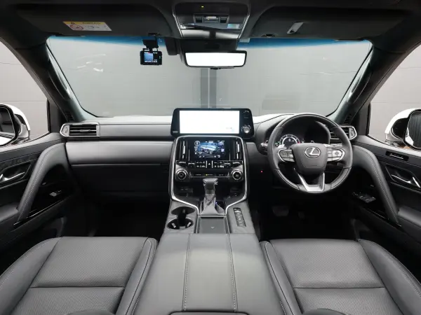 2023 Lexus Lx — photo 2