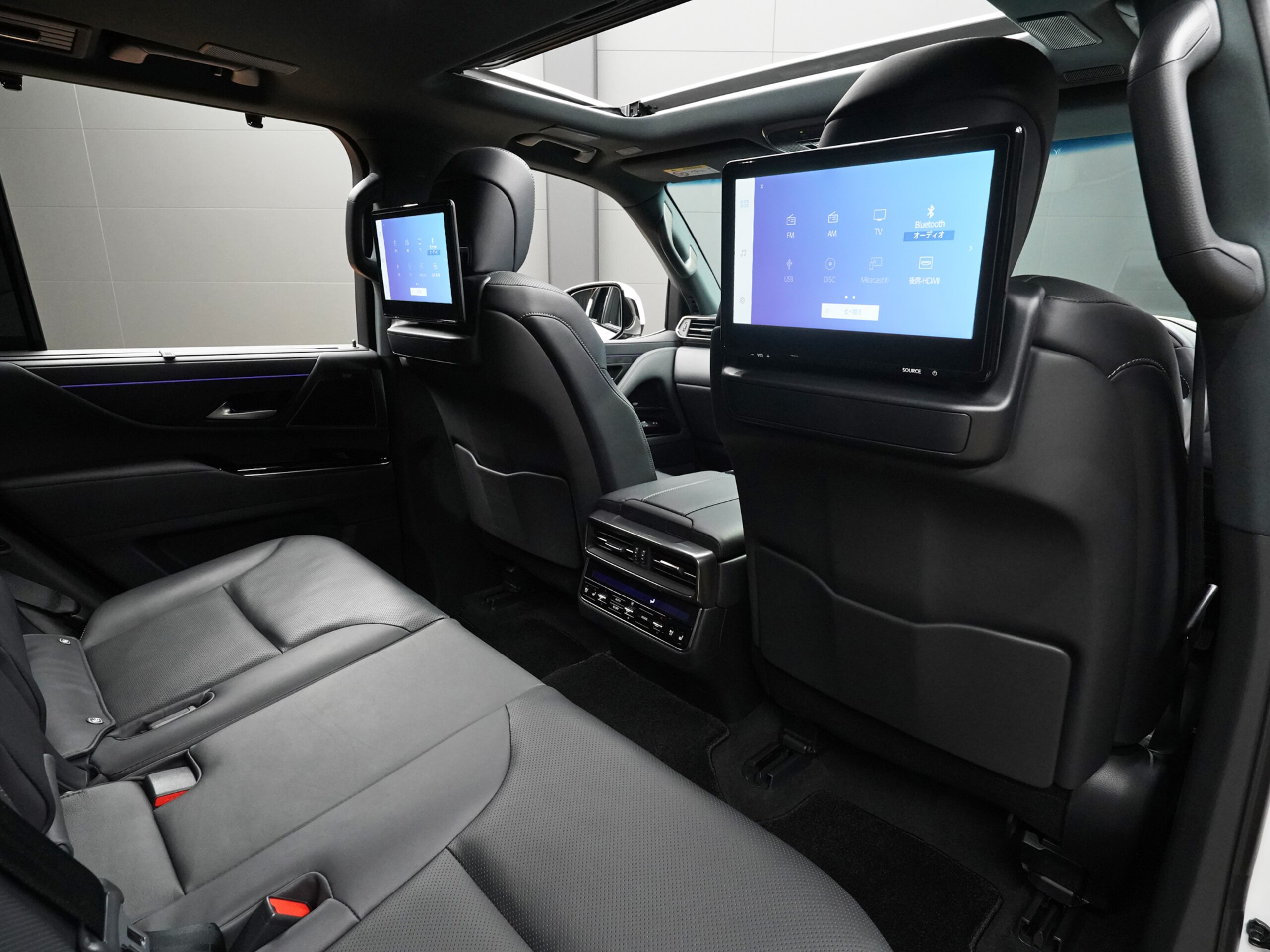 Lexus LX600 4WD Universal Design 24-inch Wheels — photo 7