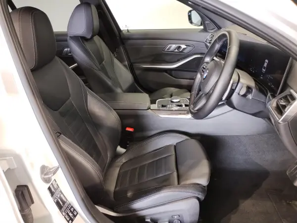 BMW 3 Series 320d xDrive M Sport Diesel Turbo 4WD with Highlight Package, Comfort Package, Vernasca Leather Seats, Lumbar Support, Wood Trim, Auto Trunk, HiFi Speaker System, Parking Assist Plus, Active Protection (Alpine White) — photo 9