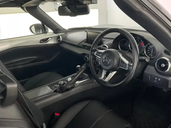 Mazda Roadster 1.5 S Leather Package 6-speed MT with Torsen LSD, Safety Package (Cruise Control, Adaptive LED Headlights, Driver Attention Alert), BSM, Lane Departure Warning, Front and Rear Collision Mitigation Braking, Leather Seats, Seat Heaters, BOSE, Mazda Connect, Full-Seg, DVD, ETC, Dashcam (Ceramic Metallic) — photo 8