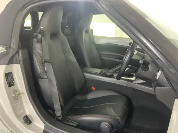 Mazda Roadster 1.5 S Leather Package 6-speed MT with Torsen LSD, Safety Package (Cruise Control, Adaptive LED Headlights, Driver Attention Alert), BSM, Lane Departure Warning, Front and Rear Collision Mitigation Braking, Leather Seats, Seat Heaters, BOSE, Mazda Connect, Full-Seg, DVD, ETC, Dashcam (Ceramic Metallic) — photo 9