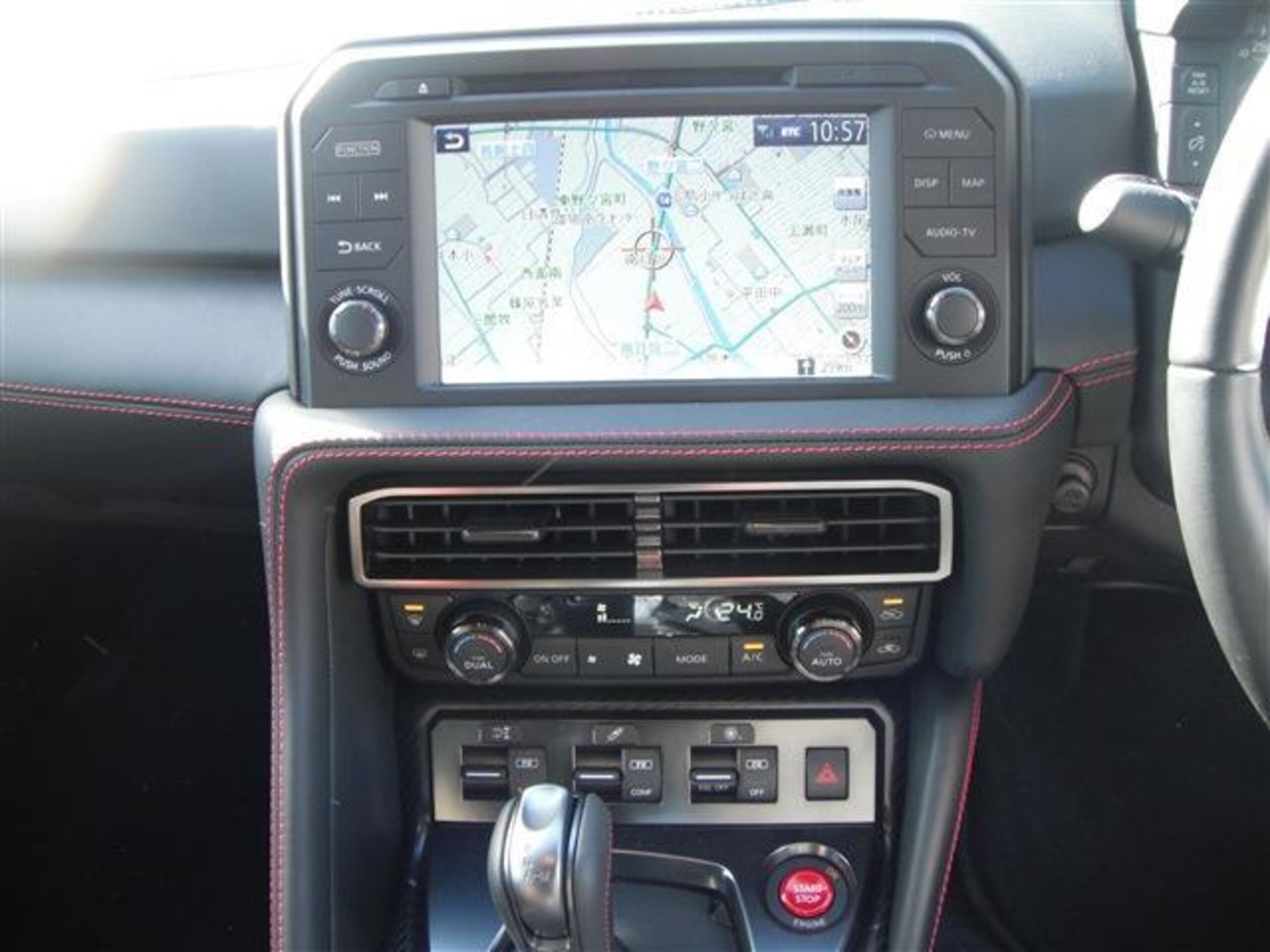 2024 Nissan Gt-r — photo 2