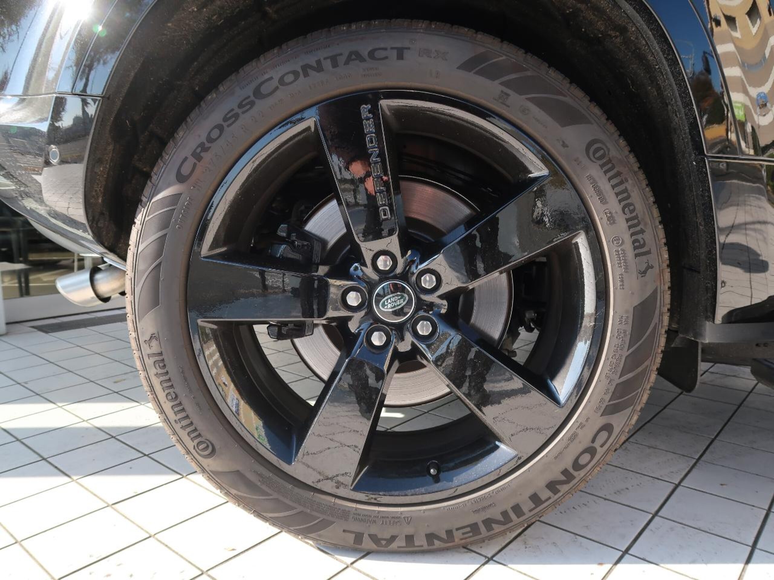 Land Rover Defender 110 V8 5.0L P525 4WD — photo 8