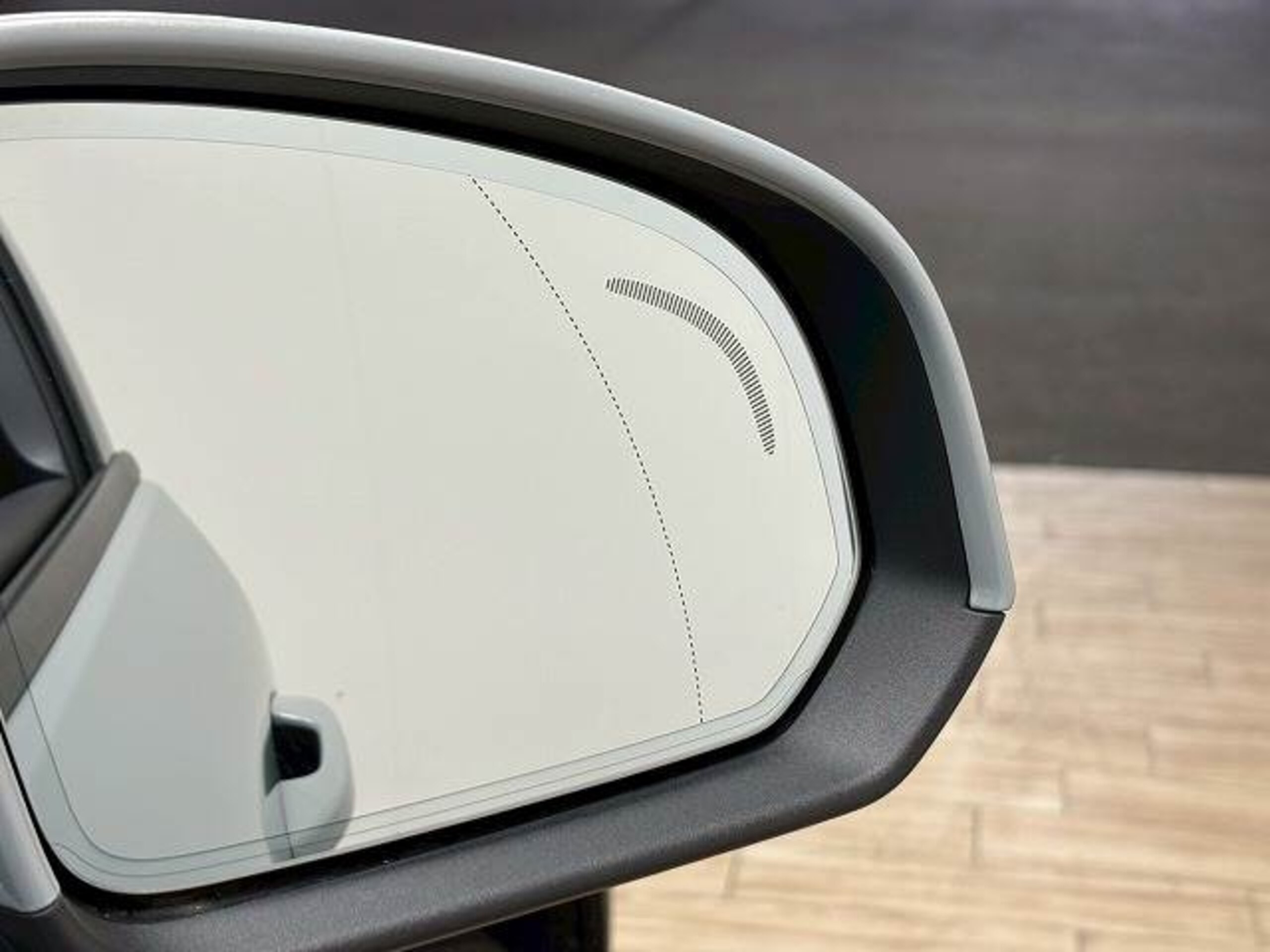 Volvo XC40 Plus B3 — photo 8