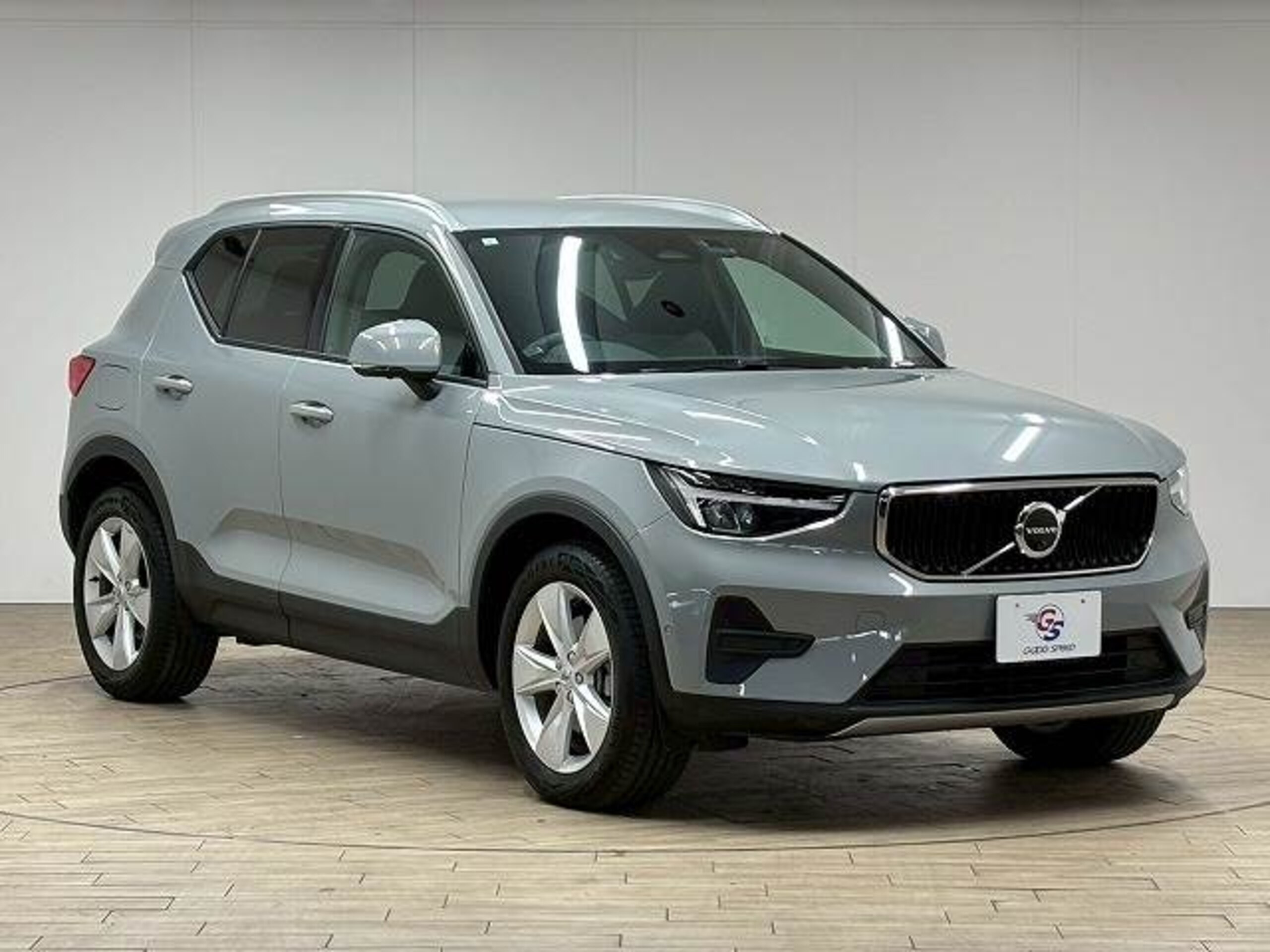 Volvo XC40 Plus B3 — photo 9
