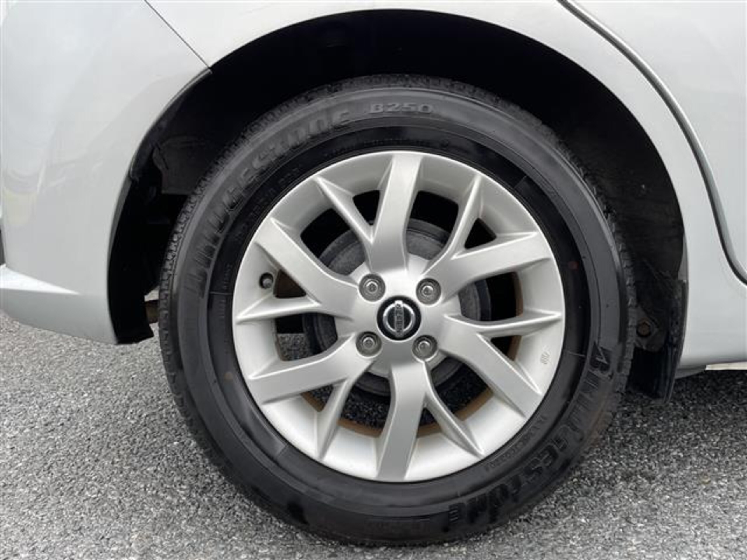 Nissan Note 1.2 e-POWER X V Selection — photo 9