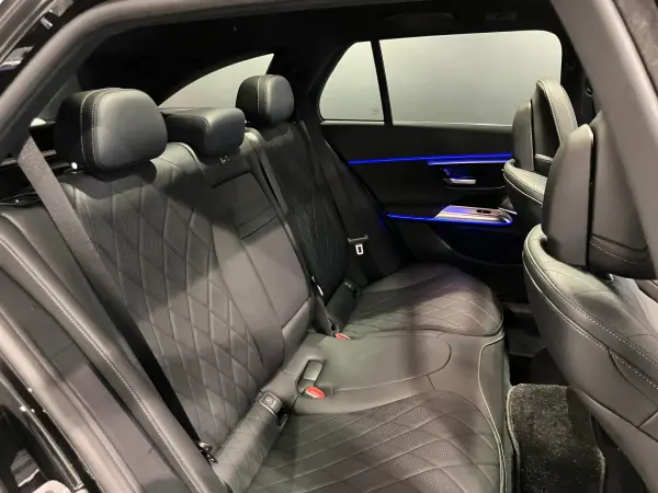 Mercedes-Benz E-Class Wagon E200 Avantgarde AMG Line Package (ISG equipped model) MP202401 Digital Interior Package (Obsidian Black) — photo 8