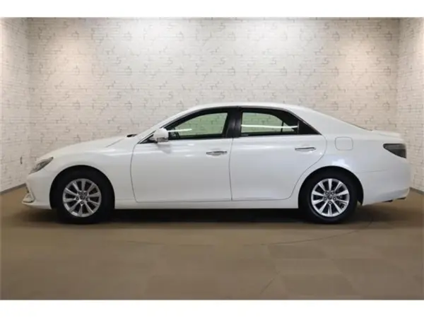2018 Toyota Mark  X — photo 8 | Tuminion Kenya