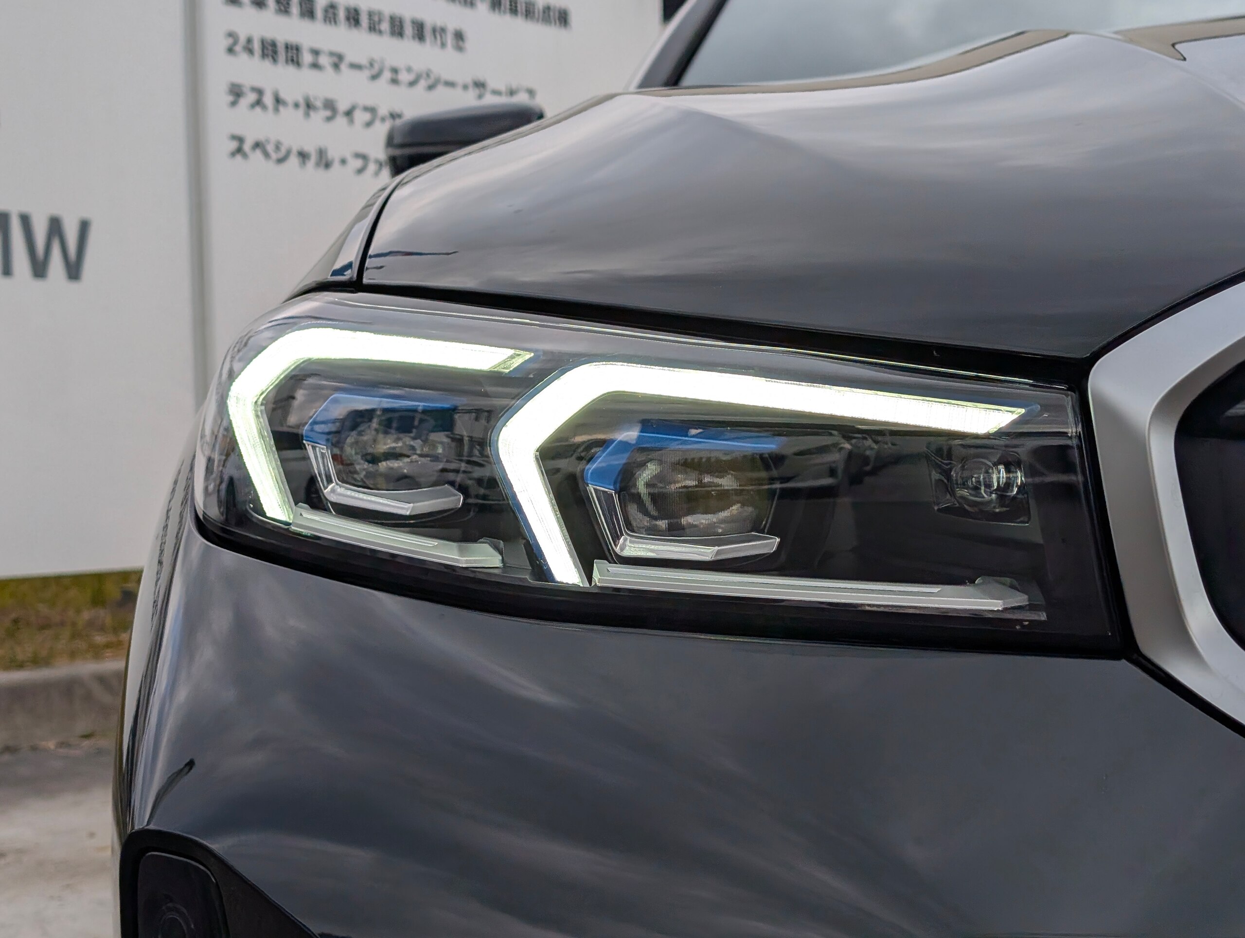 2025 Bmw 3 Series — photo 3