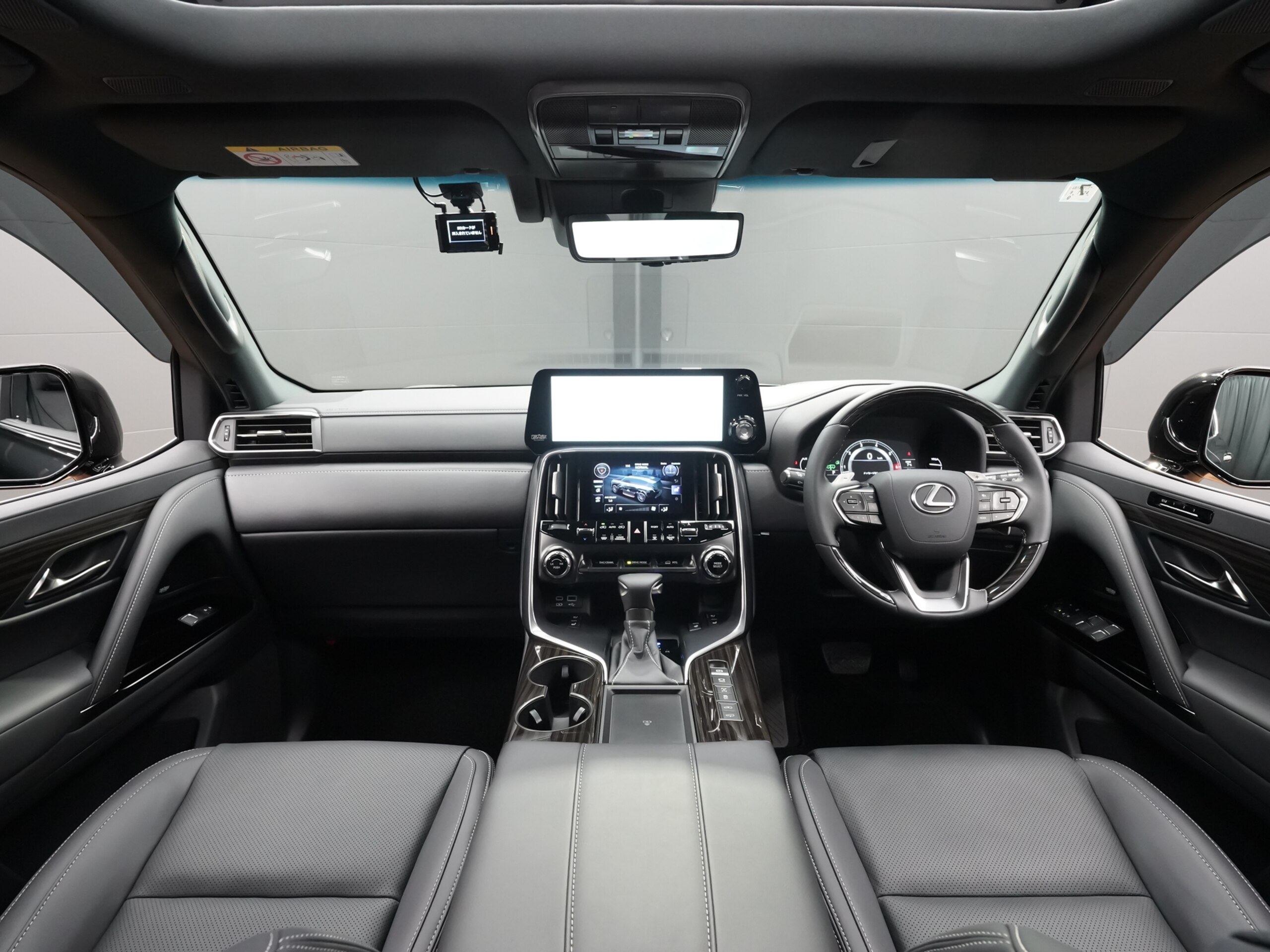 2024 Lexus Lx — photo 2