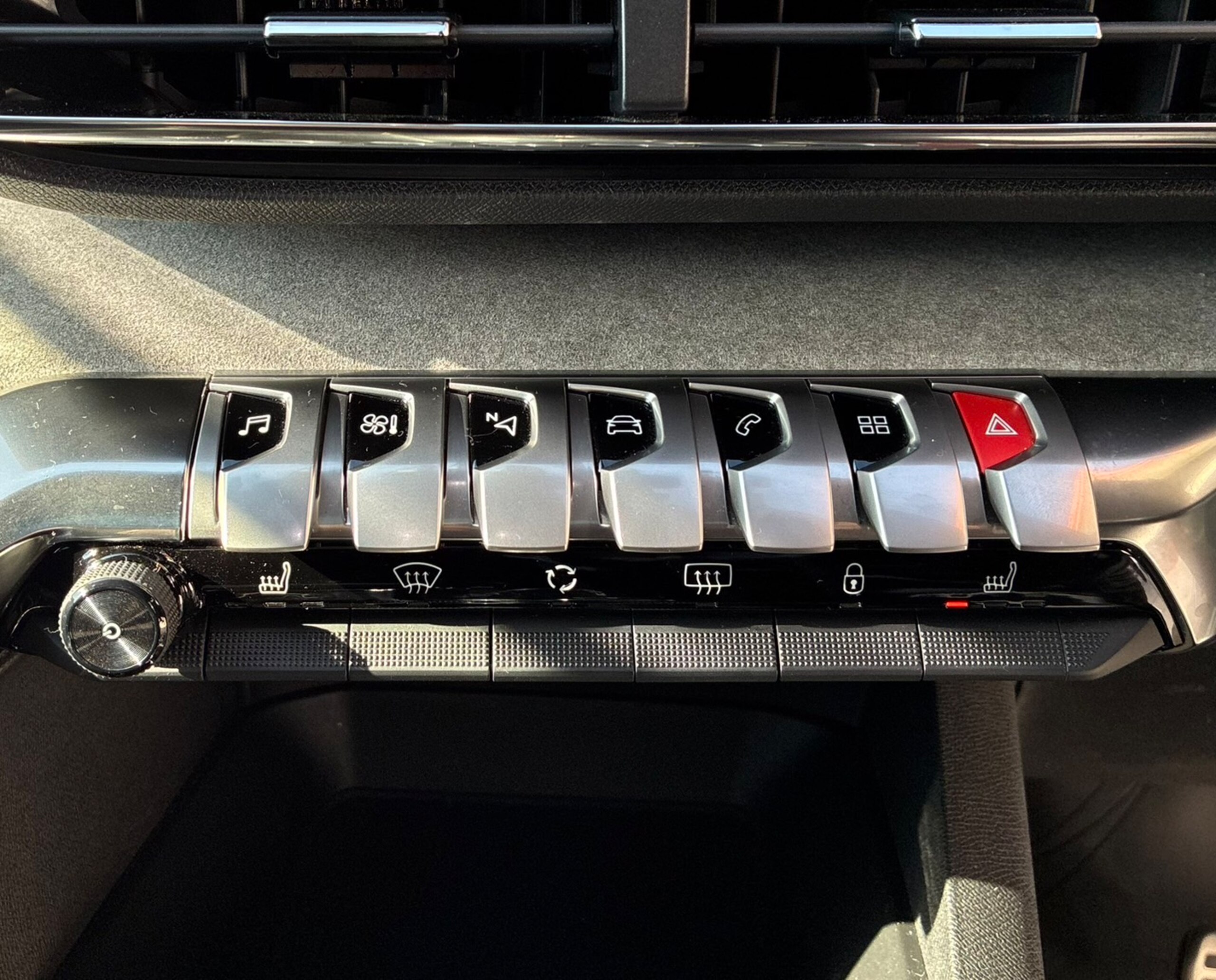 Peugeot 5008 GT BlueHDi Diesel Turbo — photo 8